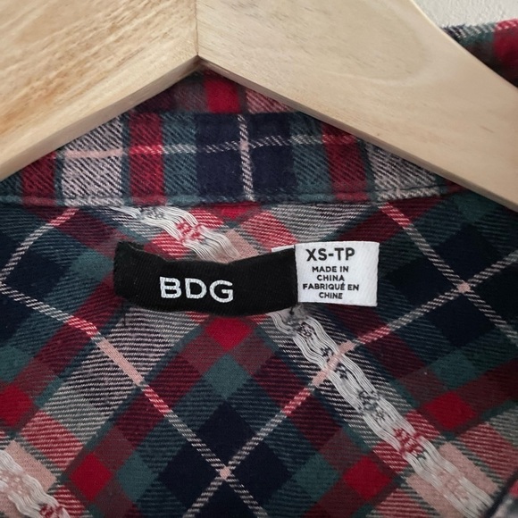 BDG Urban Ourfitters Plaid Button Down - Picture 5 of 6